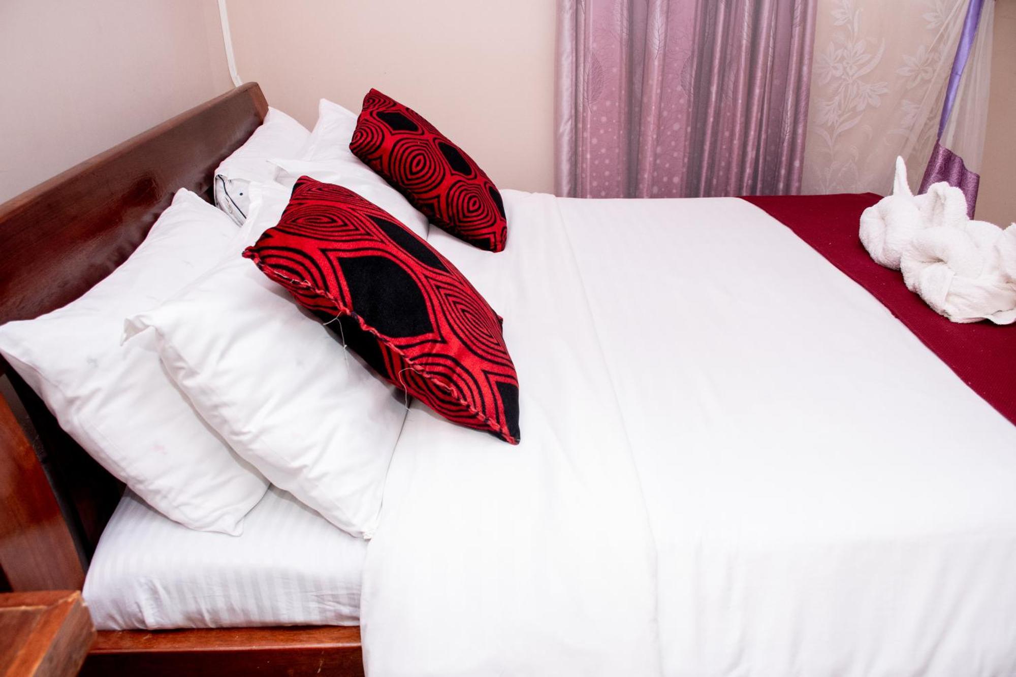 Super Break Hotel Kitale Exterior foto